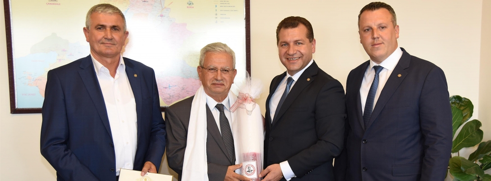 Başkan Yılmaz "Baba-oğlun güreştiği başka bir millette yok"