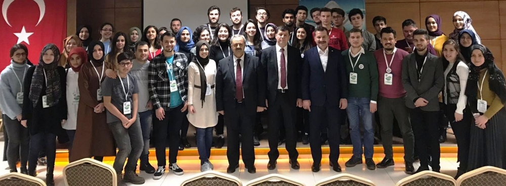 Gençlik Kampı'na katılan Başkan Yücel Yılmaz; 'Gençlerin fikirlerine ihtiyacımız var'