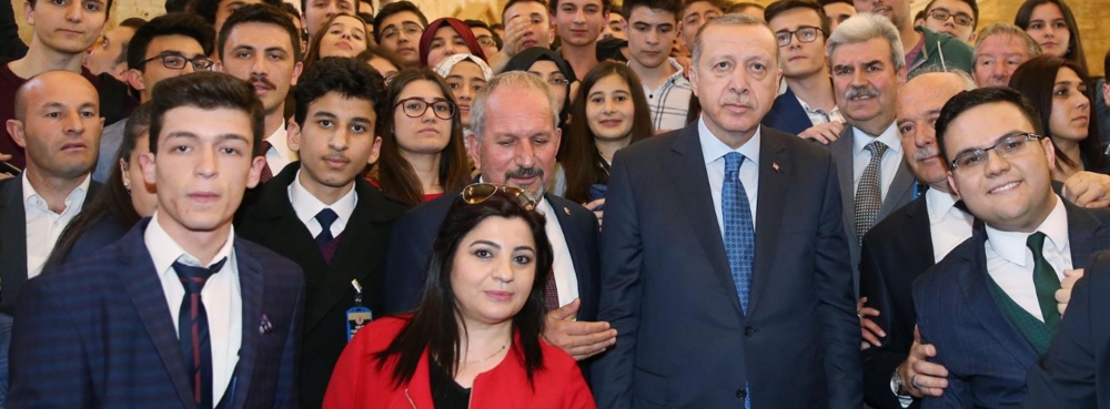 Yücel Yılmaz gençlerin hayallerini gerçekleştirdi