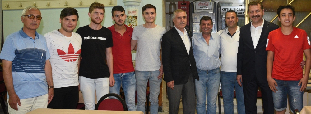 Gündüz esnaf, gece kahvehane ziyareti