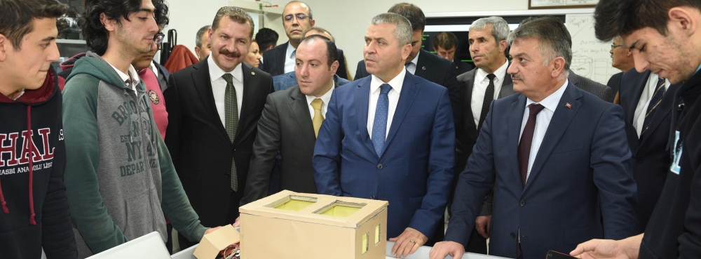 Karesi hayallerini Kod'luyor