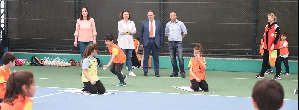 Karesi’de Geleneksel Çocuk Oyunları Şenliği