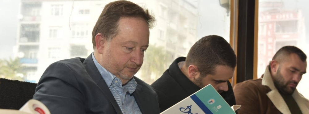 Karesi’de "Kitap Sizden Çaylar Bizden" etkinliği