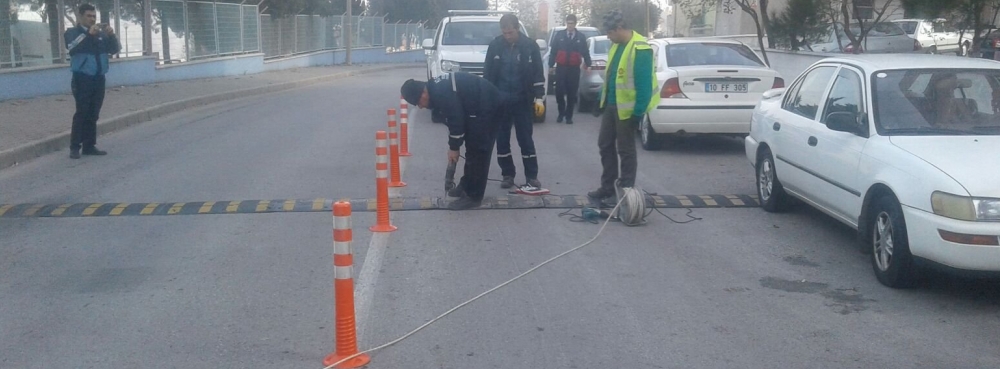 Karesi'de yaya güvenliği sağlanıyor