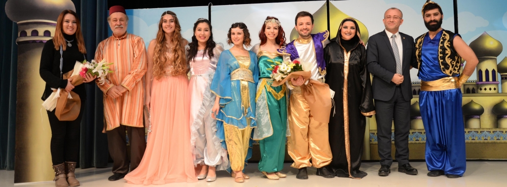 Karesi Kent Tiyatrosu perdelerini açtı