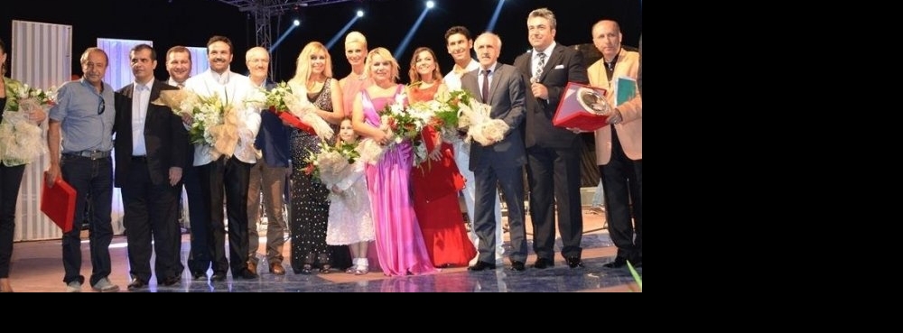 TRT MÜZİK KANALI "AKŞAM SEFASI" PROGRAMIYLA CANLI YAYIN YAPTI