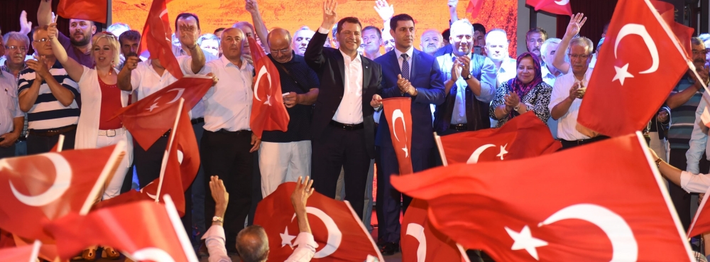 Başkan Yılmaz, muhtarlarla demokrasi nöbetinde