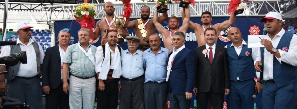 Kurtdere'nin başpehlivanı Okulu