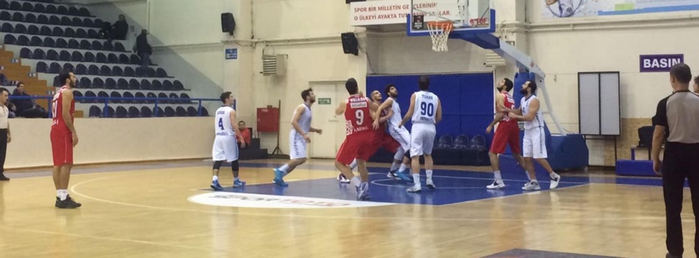 Karesi liderlik koltuğunu sağlamlaştırdı