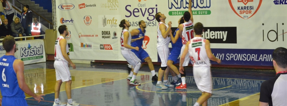 Zirvenin Sahibi Karesi