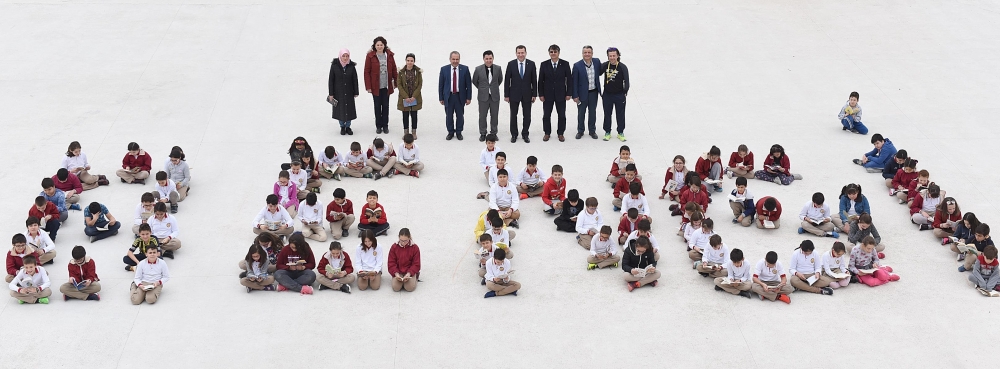 Koreografi ile kitap okumaya dikkat çektiler