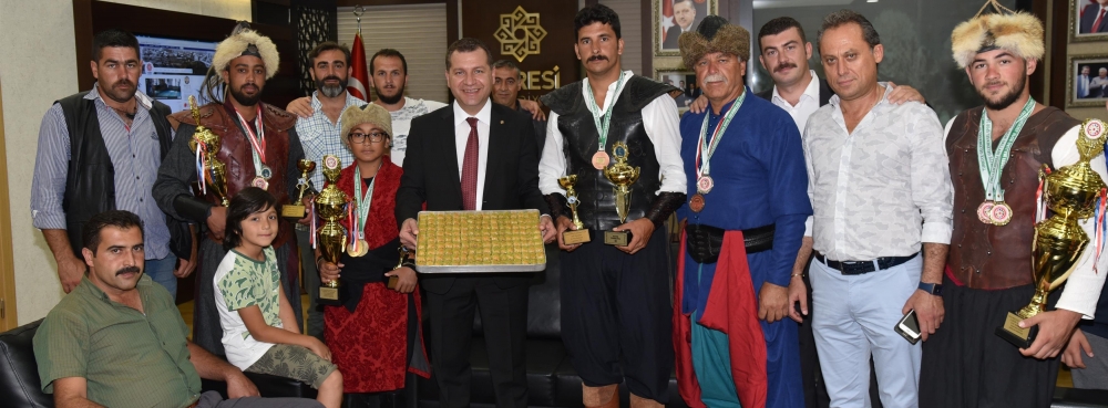 Karesi Atlı Okçuluk'tan 12 madalya 12 ödül 12 kupa