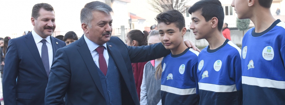 Vali Yazıcı, Karesi Belediyesini örnek gösterdi