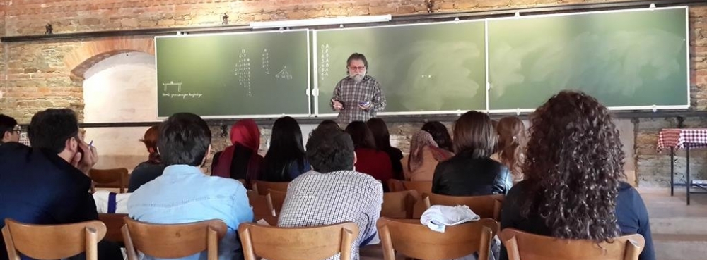 Karesi Belediyesi'nden öğrencilere destek