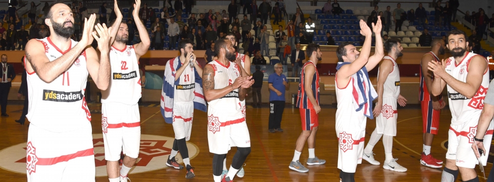 Karesispor şeytanın bacağını kırdı