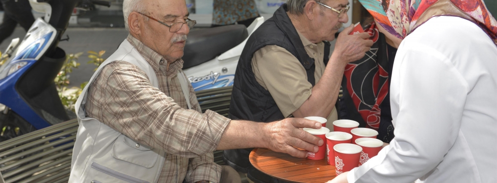 Karesi, süt üreticisine sahip çıkıyor