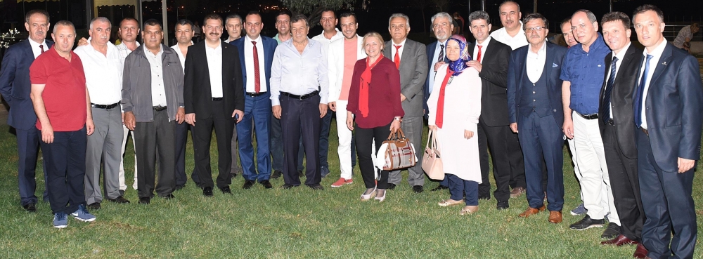 Başkan Yılmaz İzmir'de yaşayan Balıkesirliler ile bir araya geldi