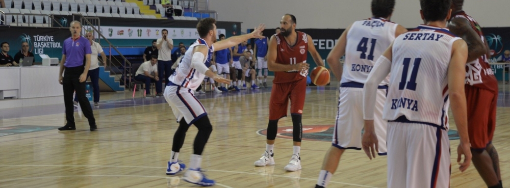 Karesispor galibiyetle başladı