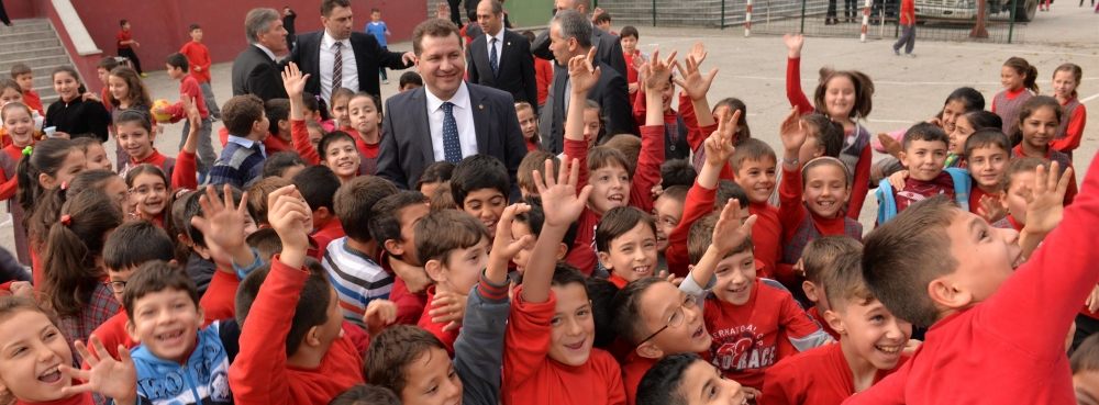 Karesi'den 20 Okula Malzeme Yardımı