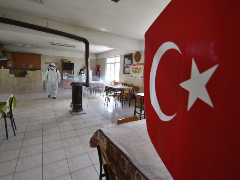 KARESİ BELEDİYESİ’NDEN KIRSALDA DEZENFEKTE ÇALIŞMASI