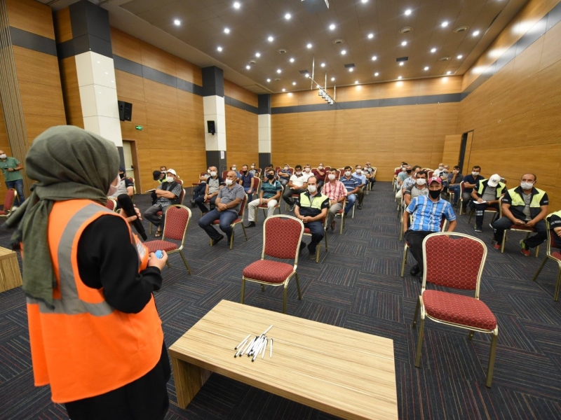 KARESİ’DE TEMİZLİK PERSONELİNE İŞ GÜVENLİĞİ EĞİTİMİ