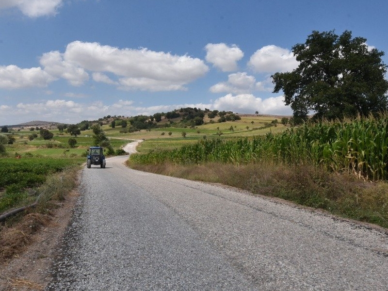 KARESİ’NİN KIRSAL MAHALLE YOLLARI YAPILIYOR