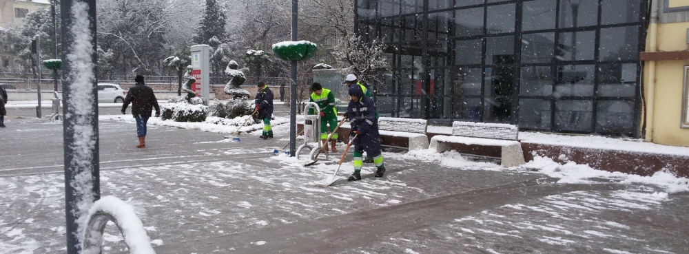 Karesi'de Karla Mücadele Çalışmaları