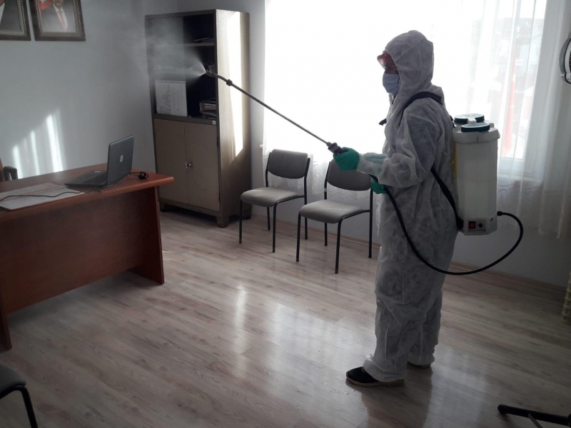 KARESİ MUHTARLIKLARI DEZENFEKTE EDİLİP TEMİZLENDİ