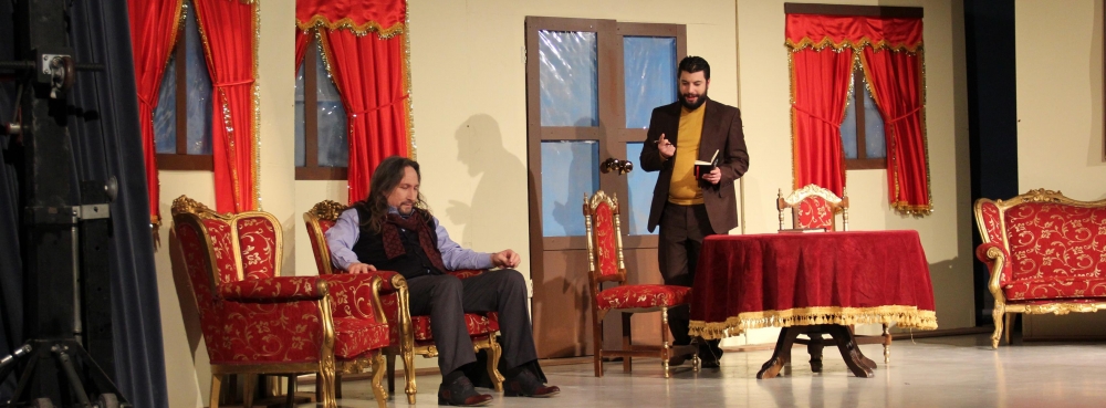 Üstadın muhteşem tiyatrosu Karesi'de