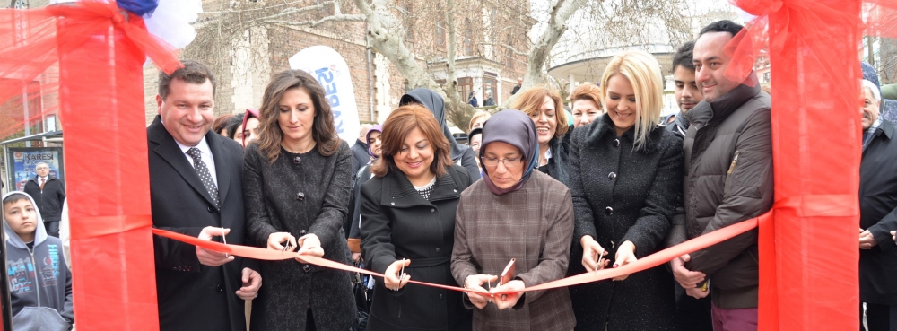 Karesi, kadınları unutmadı