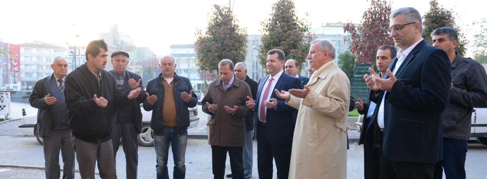 Başkan Yılmaz, güne  Paşa Camii'nde başladı