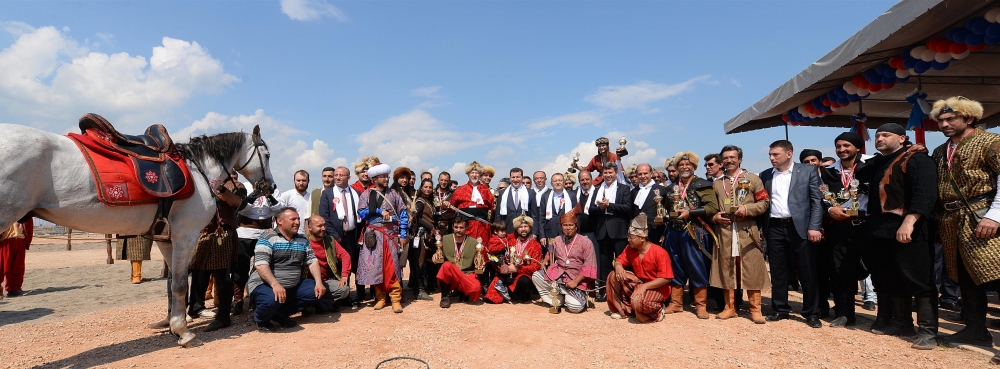 Karesi'de geçmiş, bugün ile buluştu
