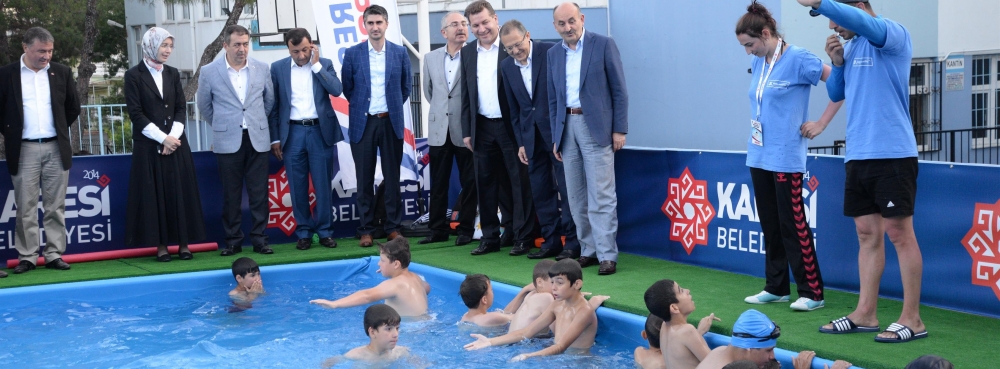 Bakan Müezzinoğlu  Karesi'de oruç açtı