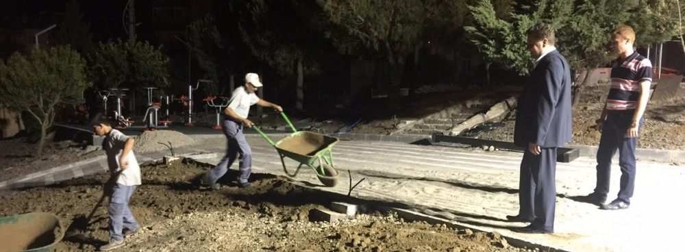 Başkan Yılmaz'ın gece mesaisi Menderes'te