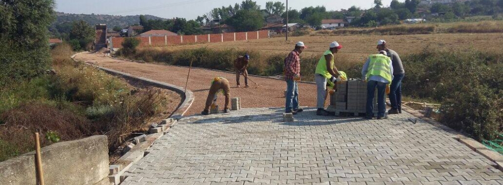 Karesi'nin her yerinde  yol çalışması var