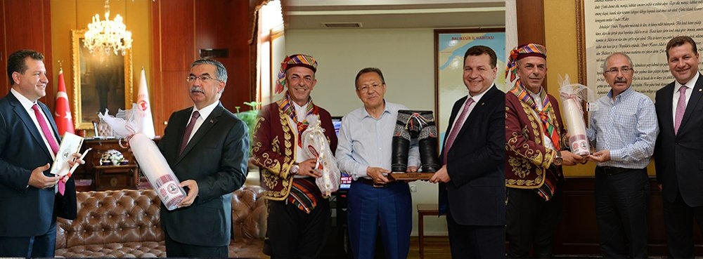 Er Meydanı'na kırmızı dipli mum ile davet