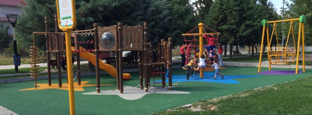 Karesi’de parklar modernize ediliyor