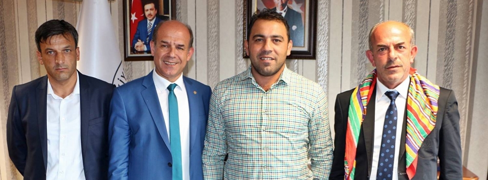 Karesi Belediyesi’nden asrın güreşçisine ziyaret